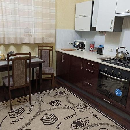 Квартира В Самом Центре Wi-Fi Apartment Cernăuți Exterior foto