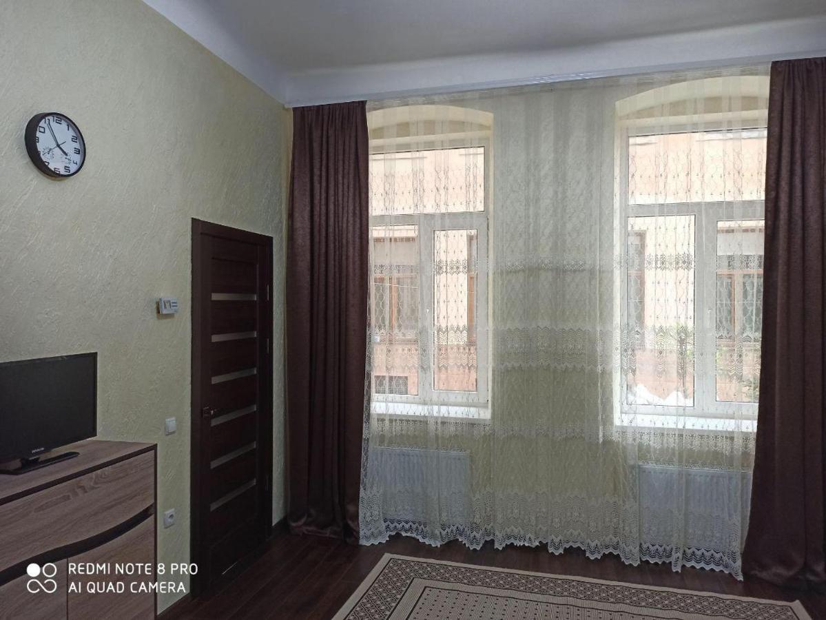 Квартира В Самом Центре Wi-Fi Apartment Cernăuți Exterior foto