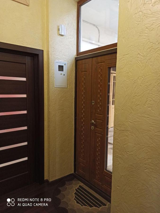 Квартира В Самом Центре Wi-Fi Apartment Cernăuți Exterior foto