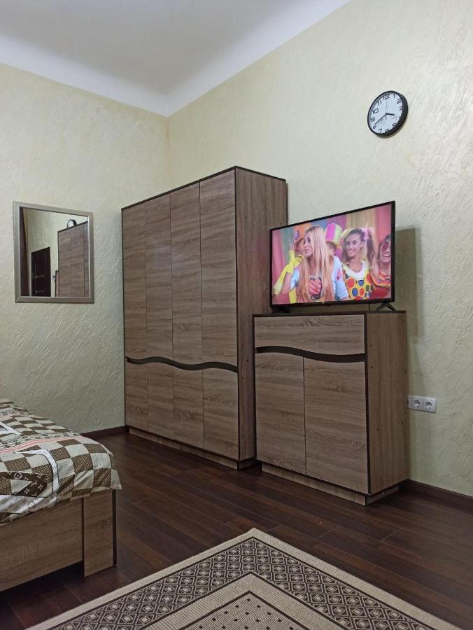 Квартира В Самом Центре Wi-Fi Apartment Cernăuți Exterior foto